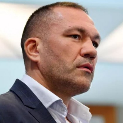 Скандален рефер води мача на Пулев и Чисора