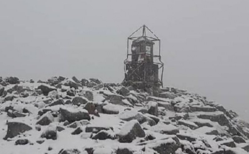 Снимка: Юлски сняг валя в България