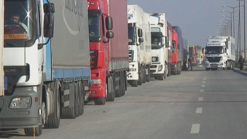 Шефът на БАБХ: Тонове храни с пестициди са влизали у нас