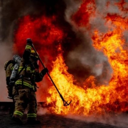 Апартамент в Сливен е напълно унищожен след пожар Собственичката на