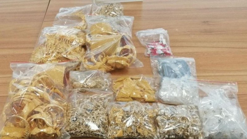 Откриха злато за над 800 000 лева в автобус СНИМКИ