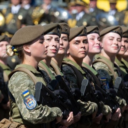Украинките които ще се запишат за военна служба от 1