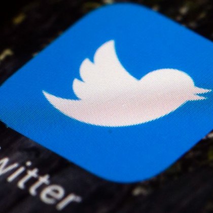 Туитър беше недостъпен в продължение на около час за хиляди