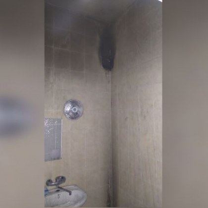 Сигнал за пламнал вентилатор в банята на болнична стая вдигна