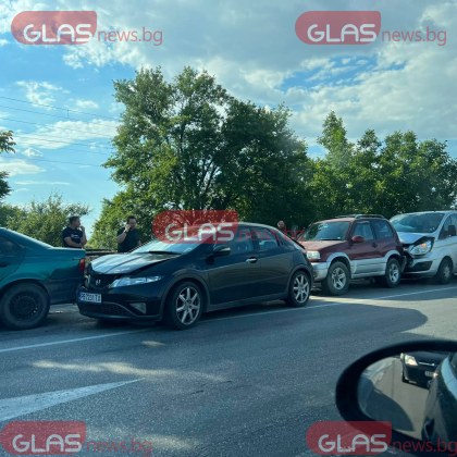 Първи СНИМКИ от катастрофата, блокирала движението на един от изходите край Пловдив