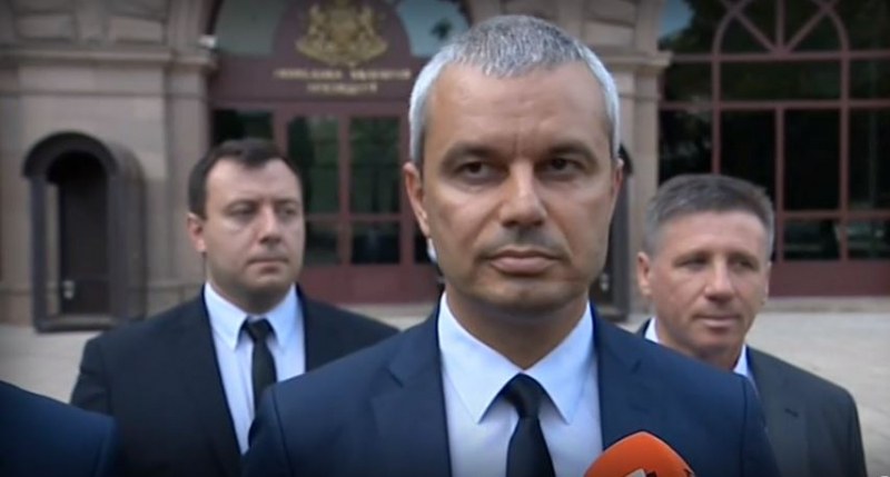 Парламентът фалира, целта на управляващите е да ни въвлекат в украински сценарий