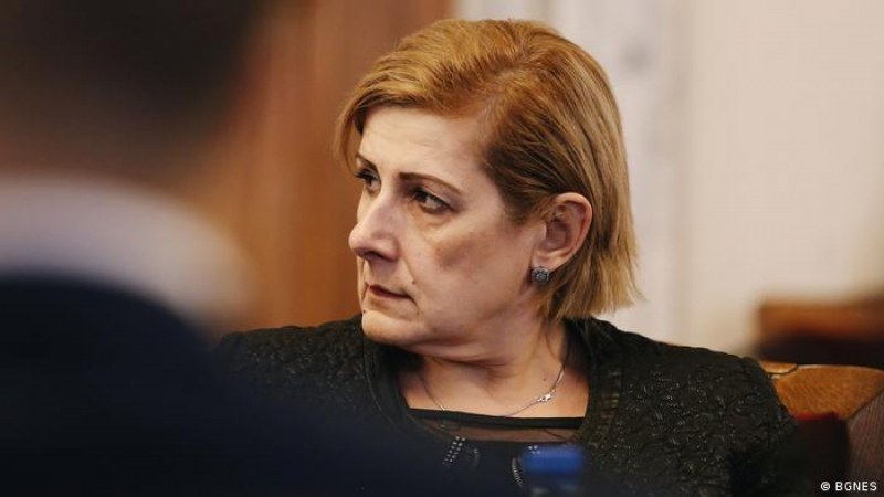 Да продължим войната! Гунчева с нова порция чатове срещу Костадинов