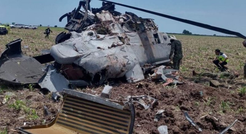 Хеликоптер се разби в Мексико, 14 души загинаха СНИМКИ