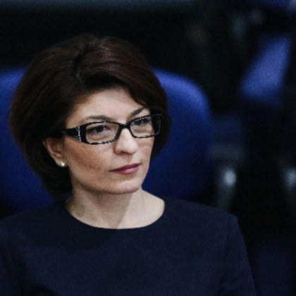 Атанасова: Коалицията, която доскоро управляваше, ще стоварят цялата вина върху Радев