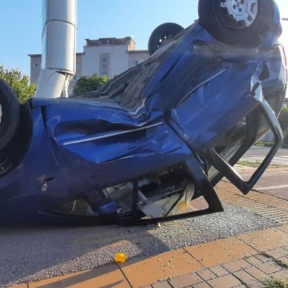 Тежко катастрофа стана тази нощ в Пловдив Автомобил отне предимство