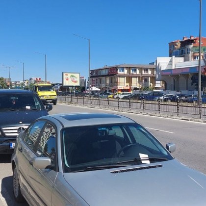 Погнаха неправилно паркиралите коли в София Много автомобили в Люлин
