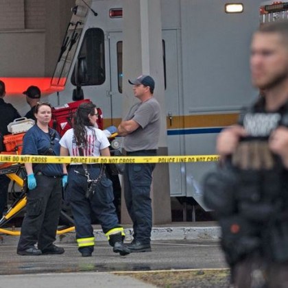 Въоръжен мъж уби трима души след като откри огън в