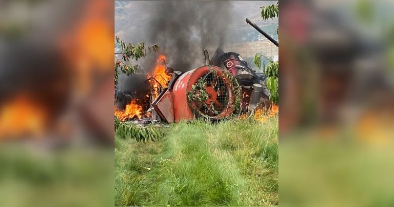 Тийнейджър спаси пилот, чийто хеликоптер се разби върху трактора му СНИМКИ