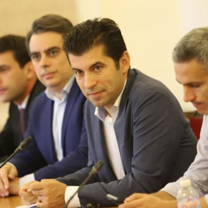 БСП седна на масата за преговори заедно с първата по