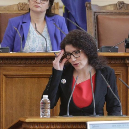 Вицепремиерът в оставка Калина Константинова представи нов план за временна