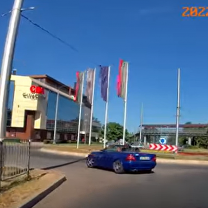 Опасна маневра на кръгово кръстовище във Варна Какво да се въртя