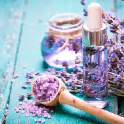 От хилядолетия хората са използвали ароматерапията като подпомагаща физическото и