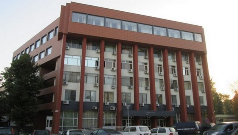 Прокуратурата в Перник извърши проверка по сигнал за 13-годишното набито момиче