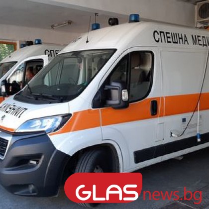 Двама души припаднаха днес в горещините в Пловдив Лекарски екип