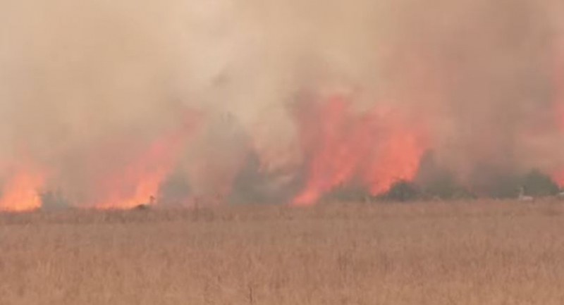 43 градуса в Испания, пожарите не спират