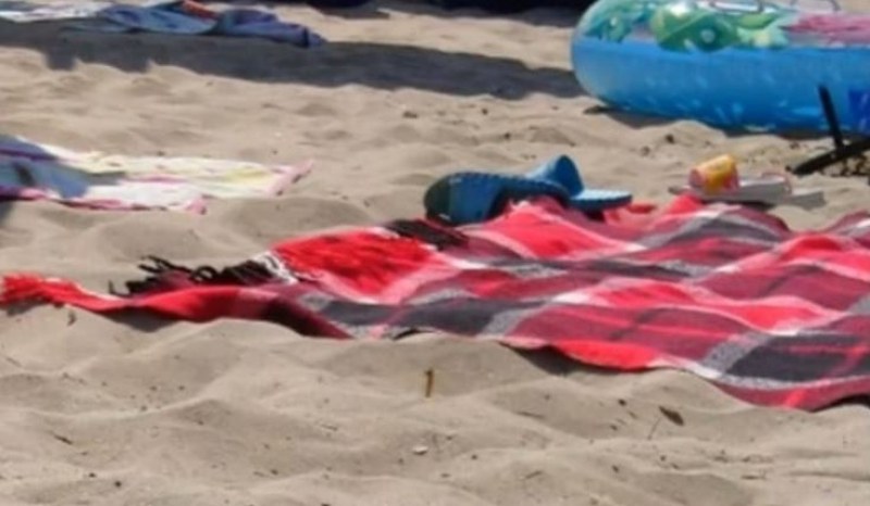 Мъж прикани: Носете родопски одеяла на плажа. Не е срамно