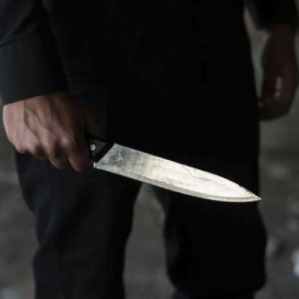 Мъж на 44 години е намушкан с нож при скандал