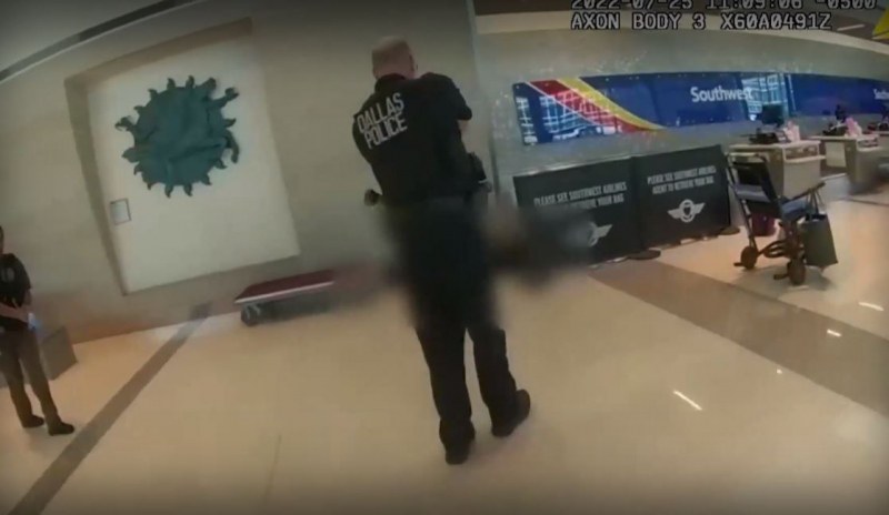ВИДЕО улови ареста на жена, стреляла на летище