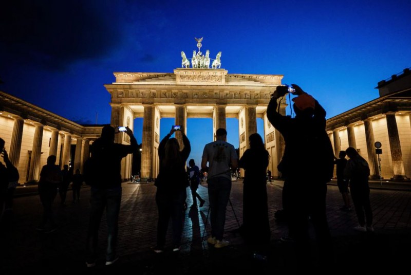 Берлин остана на тъмно, страх ги е от недостиг на електрическа енергия