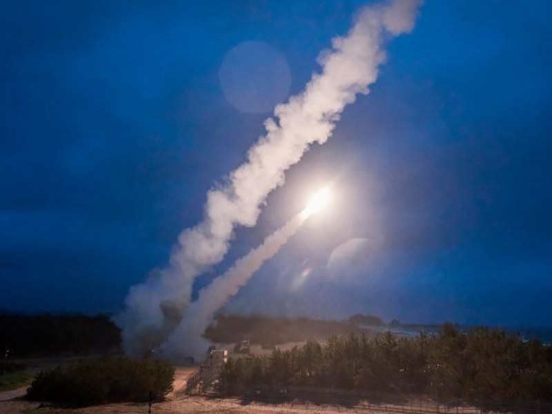 Медии: 25 ракети за час изстреляха от Беларус към Украйна