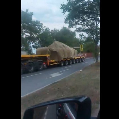 Военна техника по улиците на наш град. Хората се питат какво се случва ВИДЕО