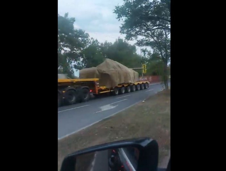 Военна техника по улиците на наш град. Хората се питат какво се случва ВИДЕО