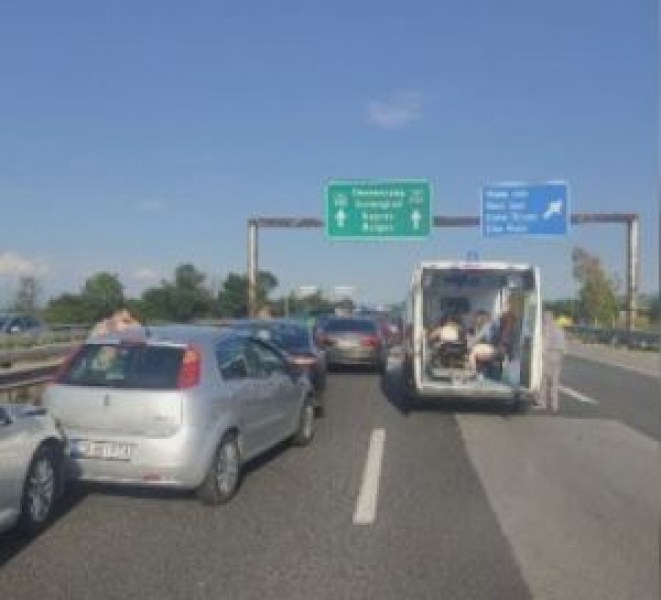 Верижна катастрофа стана на изхода на София в посока Пловдив