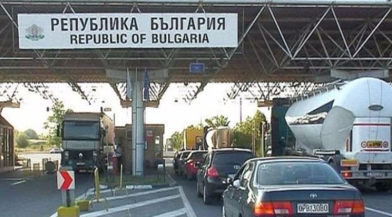 Шофьори се редят на огромни опашки на сръбско-българската граница