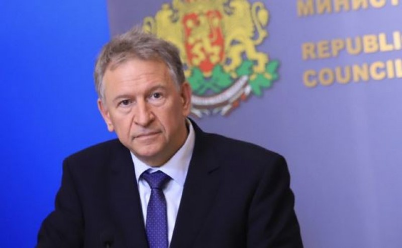 Кацаров: Омикрон е изравнен като симптоматика с грипа