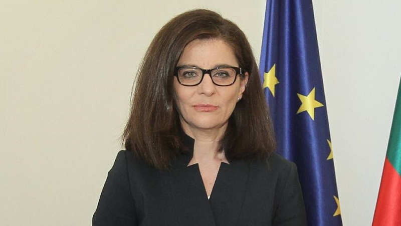 Генчовска става част от екипа на новия военен министър