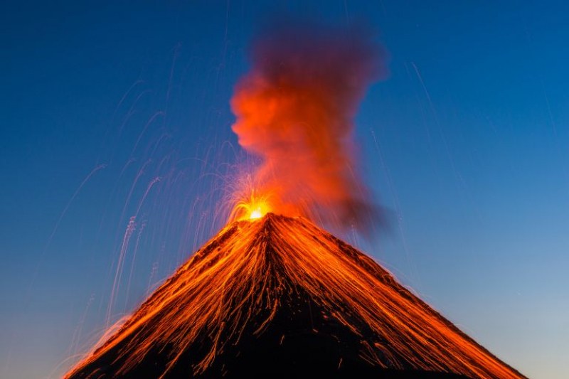 Вулканите могат да бъдат много красиви и опасни едновременно. Често