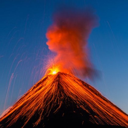 Вулканите могат да бъдат много красиви и опасни едновременно Често