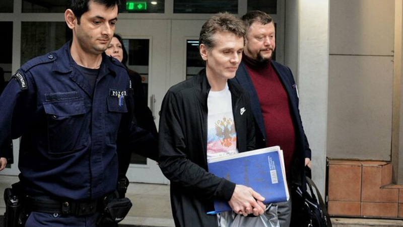 "Г-н Биткойн", обвинен в пране на пари, се изправи пред съда
