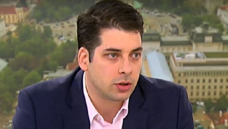 Пеканов: Отстраняването на шефовете на НАП и Агенция "Митници” е нормално