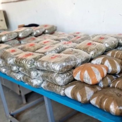 Задържаха 104 5 кг марихуана от МП Калотина Митническите инспектори спрели