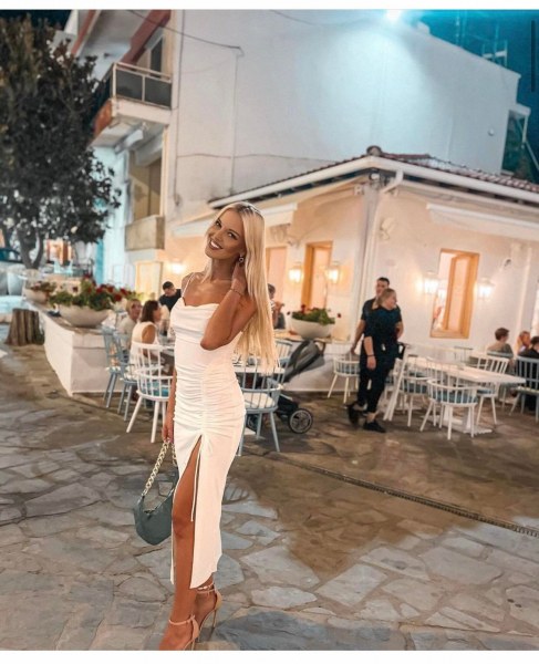 Натали Трифонова свали дрехите в Гърция СНИМКИ 18+