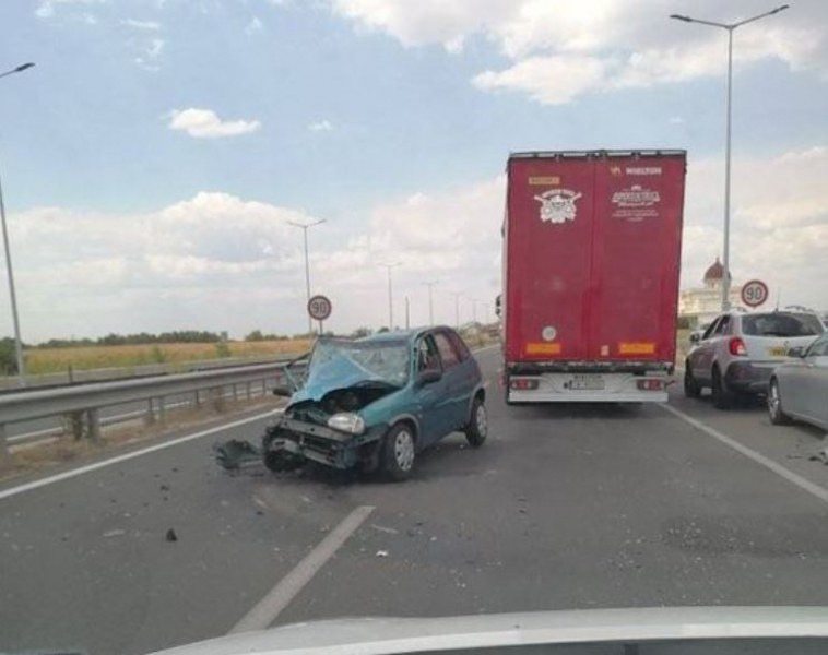 Тежка катастрофа стана преди минути до Пловдив.Инцидентът е на „Асеновградско