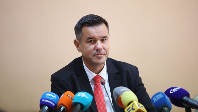 ДКК обвини министъра на икономиката в политически натиск