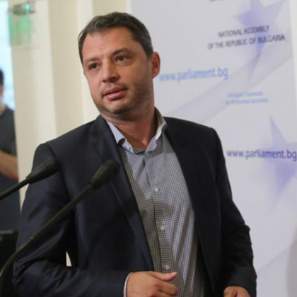 Кирил Петков и Асен Василев да си търсят добри адвокати