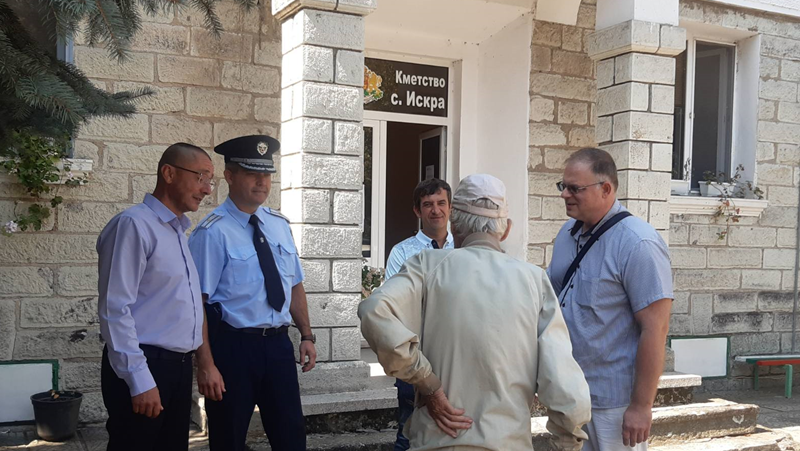 Пребиха възрастен мъж в Пловдивско, откраднаха пенсията му