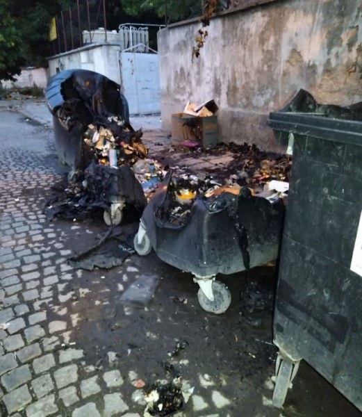Хванаха нарушител, палил контейнери за отпадъци в Пловдив СНИМКИ