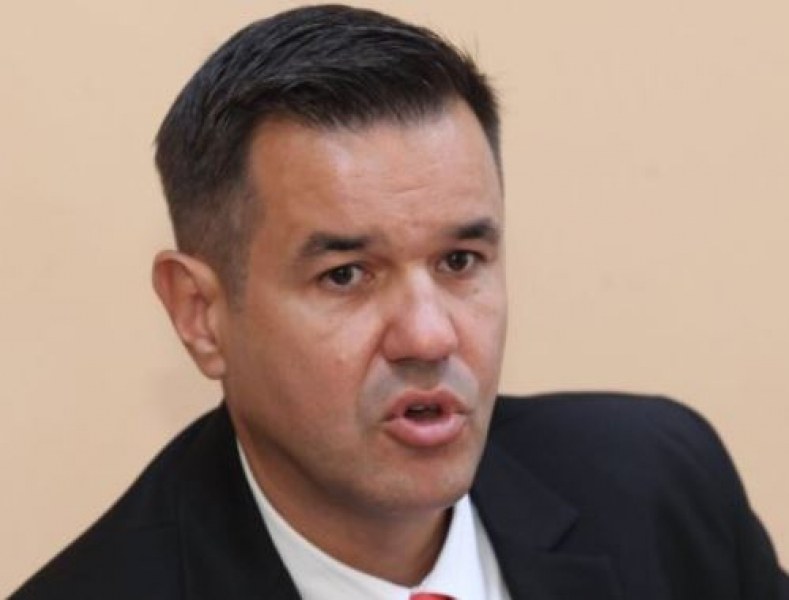 Стоянов потвърдил над 250 разрешителни за оръжeйни сделки