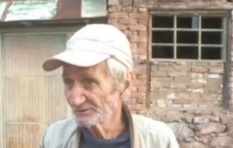 Събраха нужните средства за ограбения дядо Петър от Искра