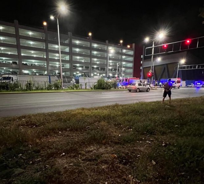 Тежка катастрофа в Пловдив, полицаи и пожарникари са на мястото СНИМКИ