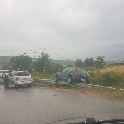 Пътен инцидент е станал във Великотърновско този следобед За произшествието